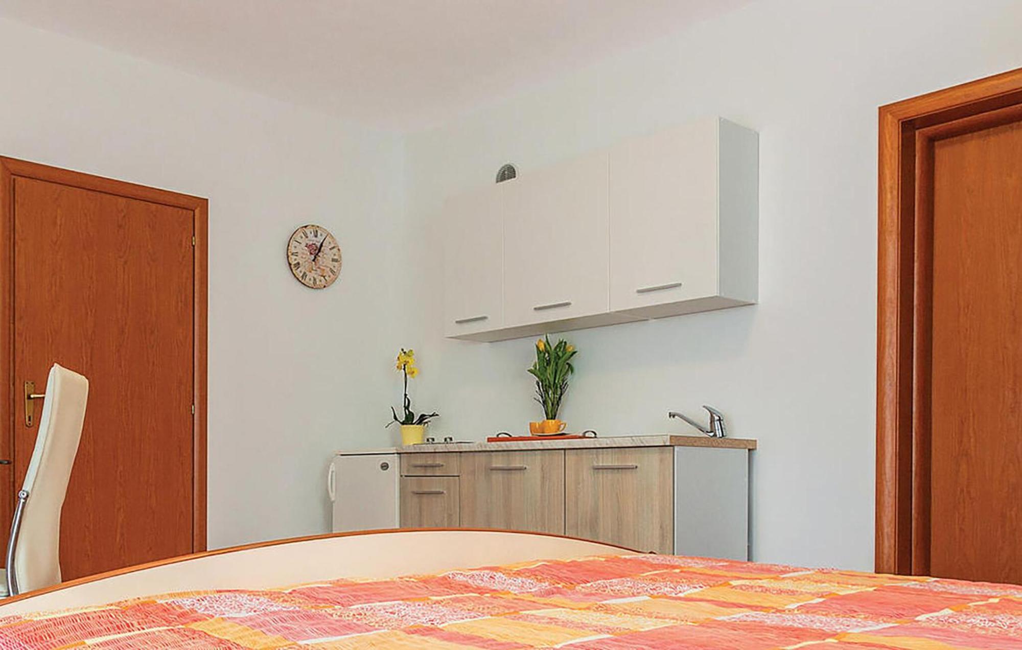 Gorgeous Apartment In Fazana With Wifi Buitenkant foto